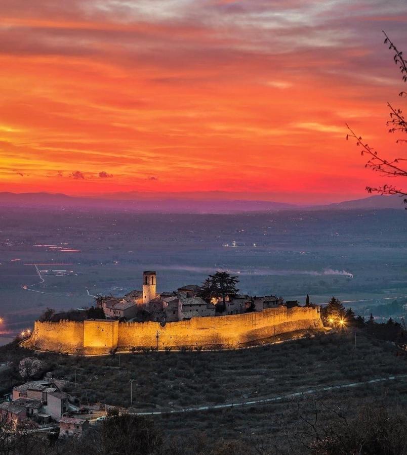 克利通诺河畔坎佩洛Il Castello Di Campello公寓式酒店 外观 照片