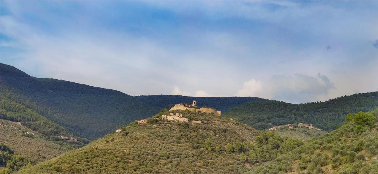 克利通诺河畔坎佩洛Il Castello Di Campello公寓式酒店 外观 照片
