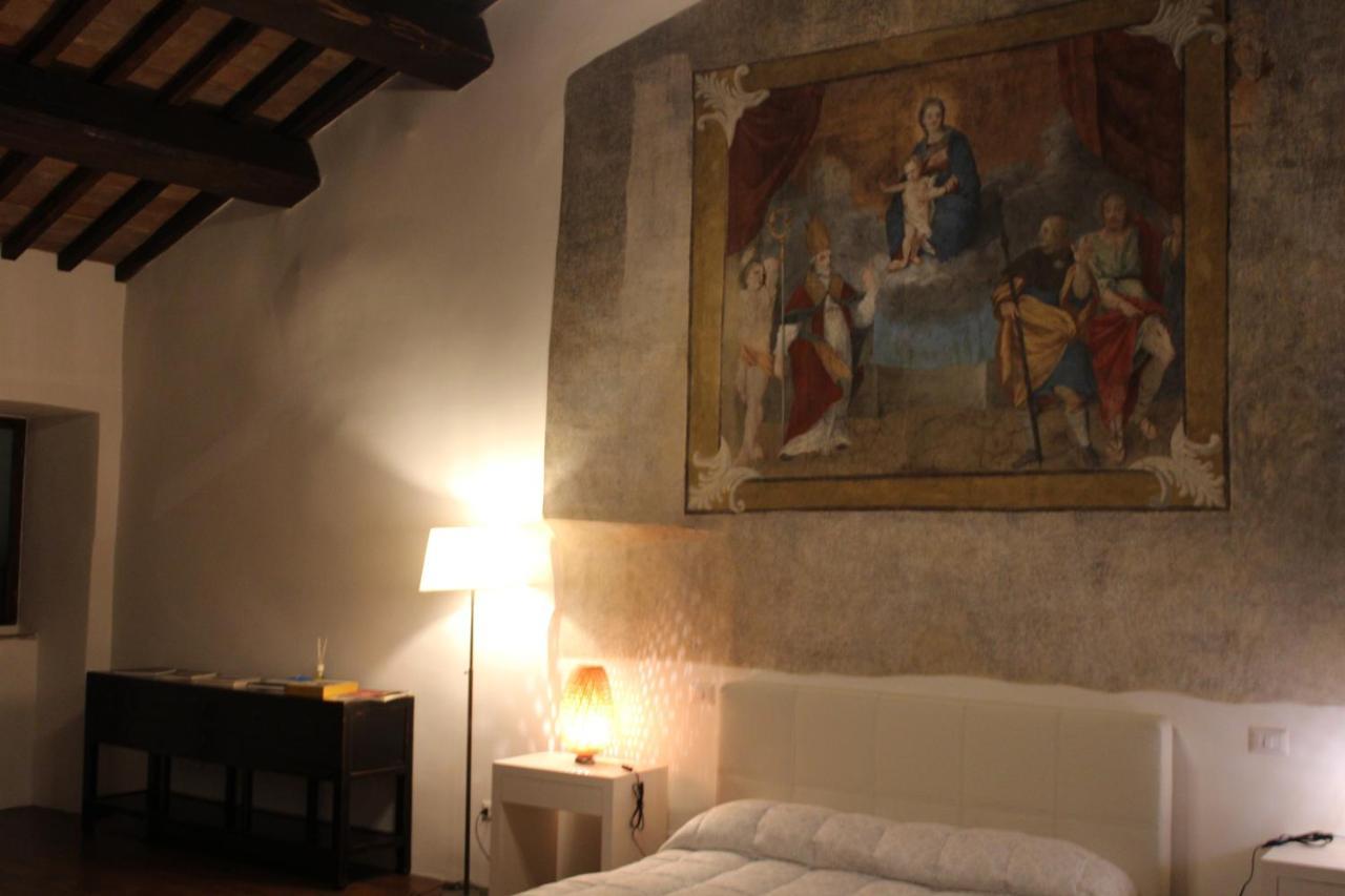 克利通诺河畔坎佩洛Il Castello Di Campello公寓式酒店 外观 照片