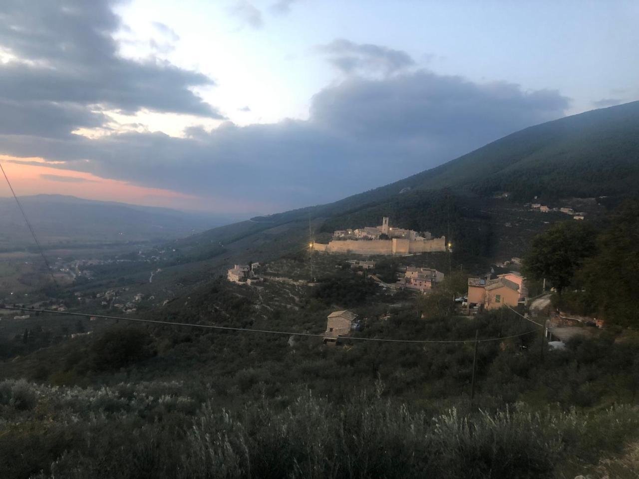 克利通诺河畔坎佩洛Il Castello Di Campello公寓式酒店 外观 照片