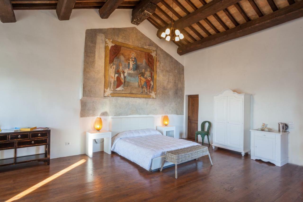 克利通诺河畔坎佩洛Il Castello Di Campello公寓式酒店 外观 照片