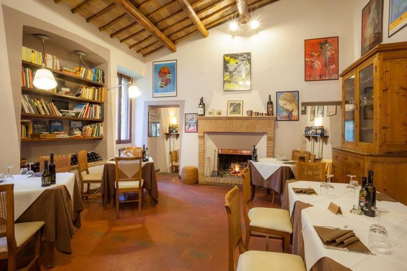 克利通诺河畔坎佩洛Il Castello Di Campello公寓式酒店 外观 照片