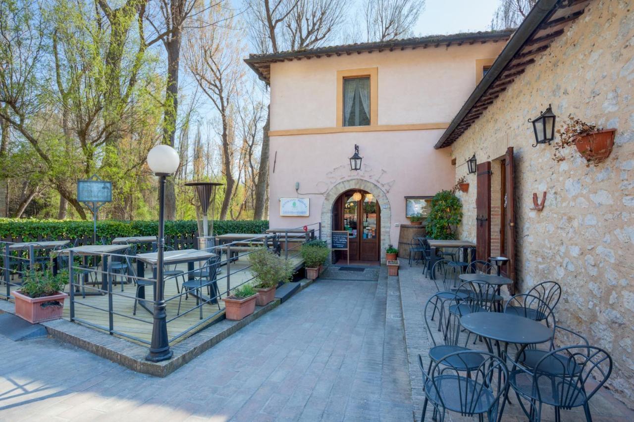 克利通诺河畔坎佩洛Il Castello Di Campello公寓式酒店 外观 照片