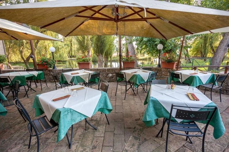 克利通诺河畔坎佩洛Il Castello Di Campello公寓式酒店 外观 照片